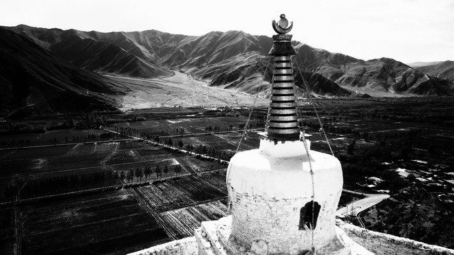 Tây Tạng huyền bí trong bộ ảnh đen trắng - ảnh 1