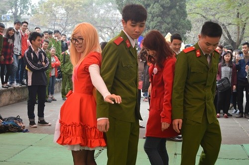 Tưng bừng 'Những sắc màu văn hóa' ở đại học Ngoại ngữ - ảnh 5