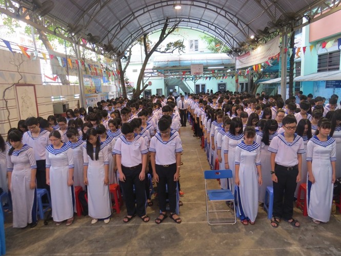 Xúc động học sinh TP.HCM tưởng niệm sự kiện Gạc Ma - ảnh 2