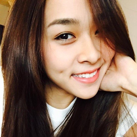 Những “má lúm đồng tiền” đắt giá của showbiz Việt - ảnh 11