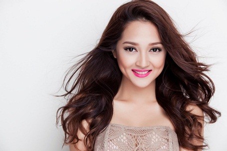Những “má lúm đồng tiền” đắt giá của showbiz Việt - ảnh 14