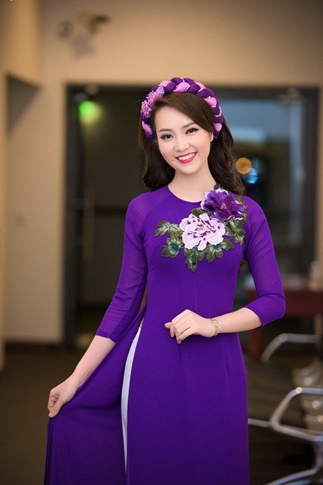 Những “má lúm đồng tiền” đắt giá của showbiz Việt - ảnh 2