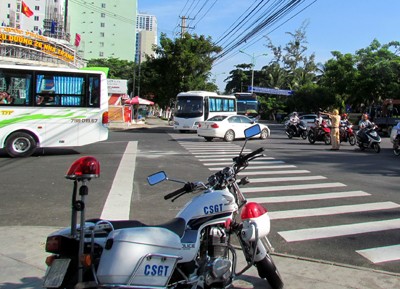 Dùng sân bay Nha Trang 'giải cứu' đường ùn tắc - ảnh 1