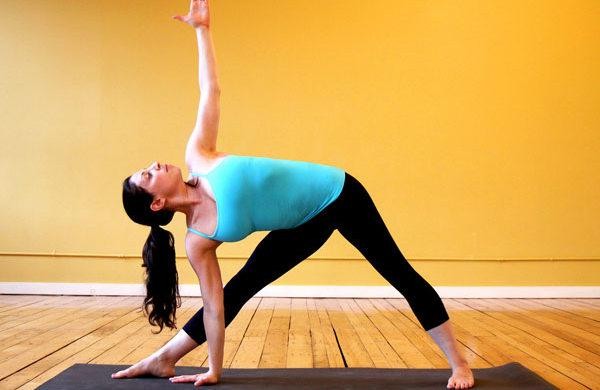 Bài tập yoga đơn giản giúp tăng cường sức khỏe và sức đề kháng - ảnh 2