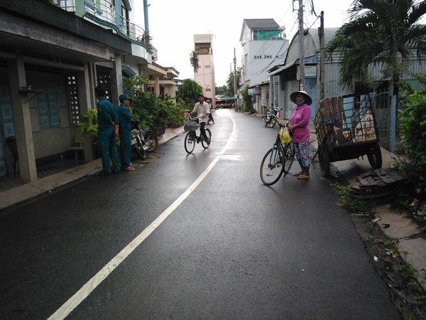 Chủ nhân trúng 92 tỷ ở Trà Vinh phát gần 200 phần quà cho người nghèo - ảnh 1