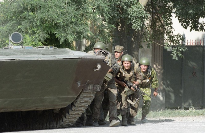 Mục kích đặc nhiệm Spetsnaz của Nga tác chiến - ảnh 11
