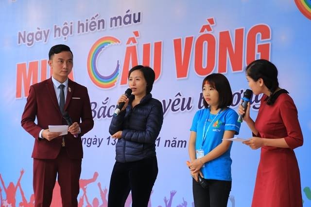 Tưng bừng ngày hội hiến máu ” Mưa cầu vồng” 2016 - ảnh 1