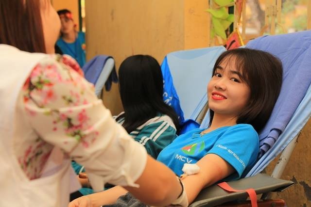 Tưng bừng ngày hội hiến máu ” Mưa cầu vồng” 2016 - ảnh 4