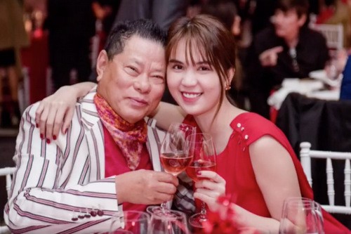 Tỷ phú Hoàng Kiều khoe ảnh tình tứ bên Ngọc Trinh - ảnh 3