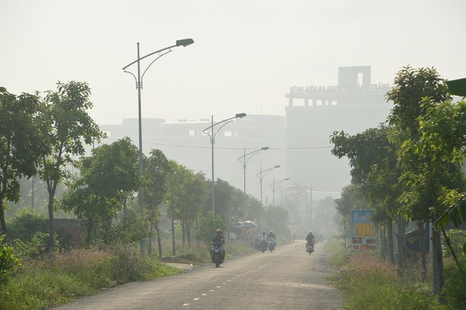 Ngỡ ngàng với hình ảnh Cần Thơ, Sóc Trăng phủ kín sương mù - ảnh 9