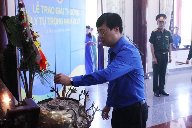 Trao giải thưởng Lý Tự Trọng cho 87 đoàn viên tiêu biểu - ảnh 1