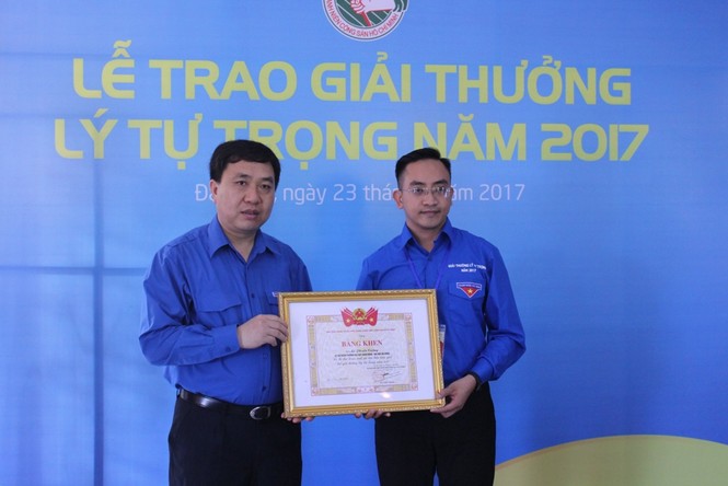 Trao giải thưởng Lý Tự Trọng cho 87 đoàn viên tiêu biểu - ảnh 5