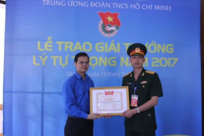 Trao giải thưởng Lý Tự Trọng cho 87 đoàn viên tiêu biểu - ảnh 6