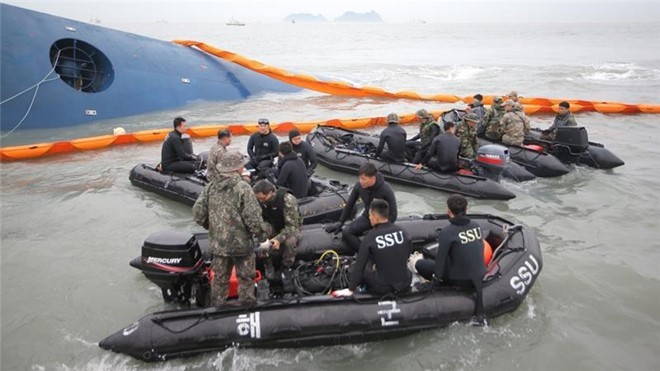 Ký ức ám ảnh của thợ lặn trong thảm kịch đắm phà Sewol - ảnh 1