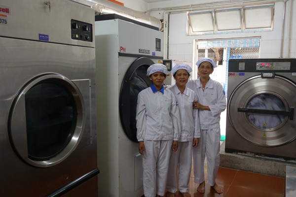 Cuộc sống bé Đạt 'xếp dép' đầy ắp niềm vui từ căn phòng trọ nhỏ - ảnh 1