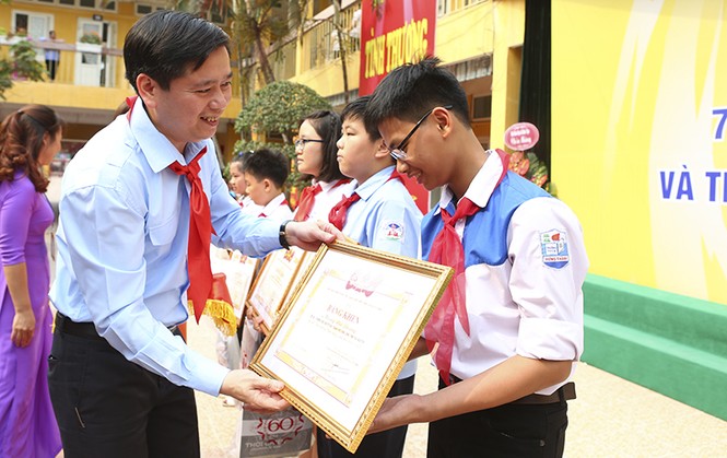 Trao giải thưởng Kim Đồng cho 55 đội viên xuất sắc - ảnh 1