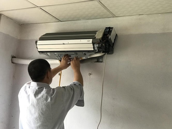 Mánh 'vặt tiền' khách hàng do chính thợ điều hòa tiết lộ - ảnh 1