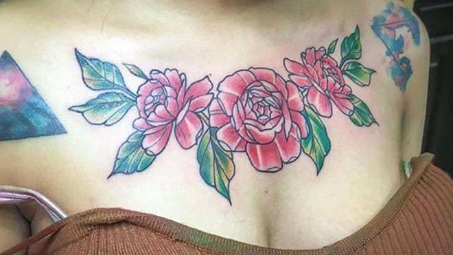 Xóa hình xăm hoa hồng “khủng” trên ngực, nữ sinh viên nhận cái kết đau đớn - ảnh 2