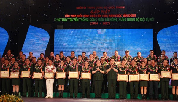 Bộ Quốc phòng tôn vinh 127 điển hình tiên tiến - ảnh 3