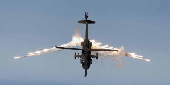 Trực thăng diều hâu đen UH-60 Black Hawk uy lực ra sao? - ảnh 8