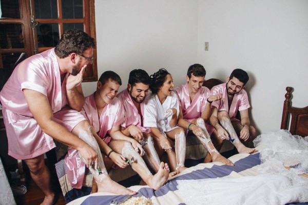 Nàng kỹ sư máy tính gây choáng với dàn phù dâu toàn trai 'lông lá' - ảnh 8