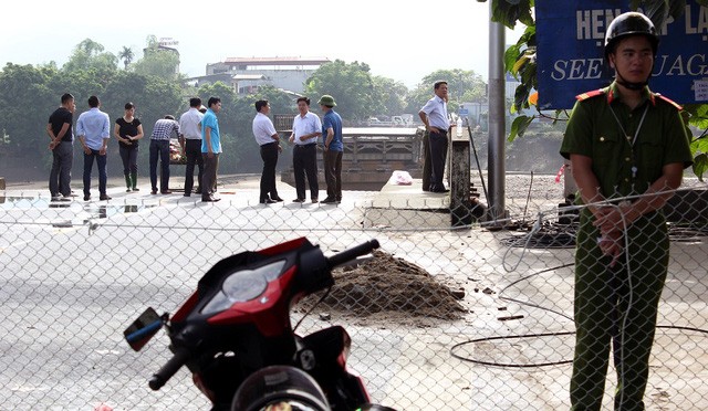 Nhân chứng vụ sập cầu kể thời khắc bất lực nhìn người trôi trong lũ - ảnh 5