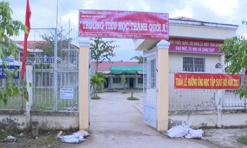 Trần phòng học đổ sụp khiến 9 học sinh nhập viện - ảnh 1