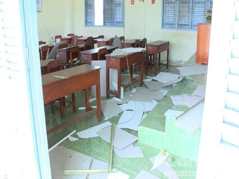 Trần phòng học đổ sụp khiến 9 học sinh nhập viện - ảnh 2