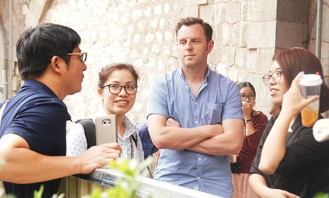 Chiêm ngưỡng những bức bích họa đầu tiên trên phố Phùng Hưng - ảnh 12