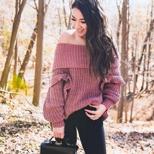 Nhan sắc cuốn hút của gái gốc Việt có tài khoản Instagram 'đắt' nhất thế giới - ảnh 1