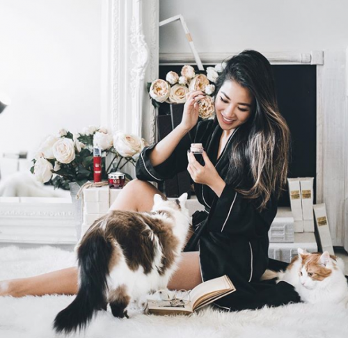 Nhan sắc cuốn hút của gái gốc Việt có tài khoản Instagram 'đắt' nhất thế giới - ảnh 7