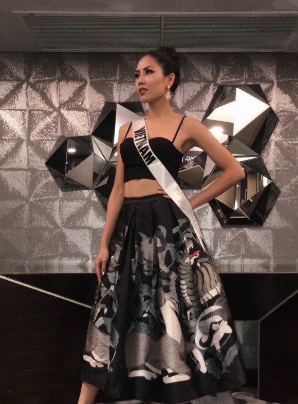 Nguyễn Thị Loan , chụp ảnh, quảng cáo ở Miss Universe - ảnh 11