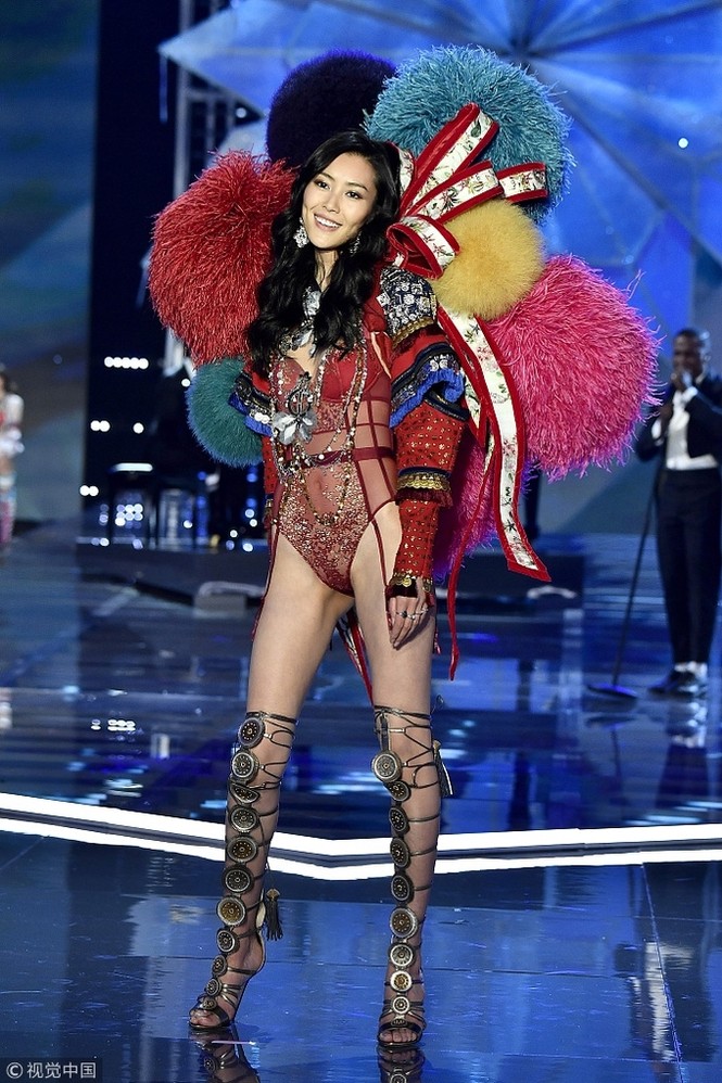 Ngắm nhan sắc 7 người đẹp Trung Quốc diễn nội y ở Victoria's Secret - ảnh 1