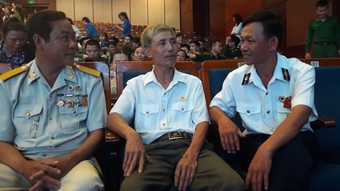 Tri ân, tưởng niệm chiến sỹ đã hy sinh để bảo vệ đảo đá Gạc Ma - ảnh 2