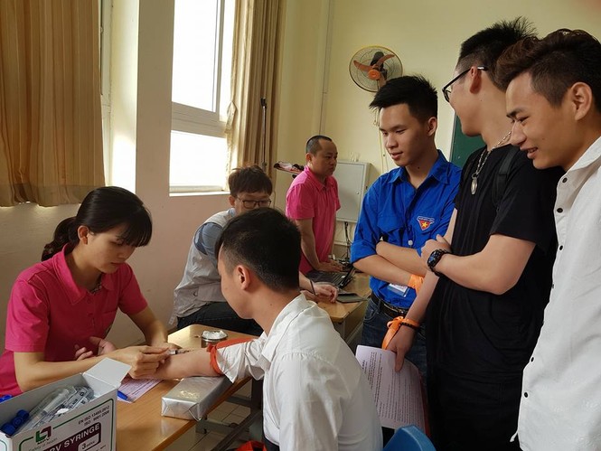 Sinh viên đại học Đại Nam nhiệt tình tham gia hiến máu tình nguyện - ảnh 4
