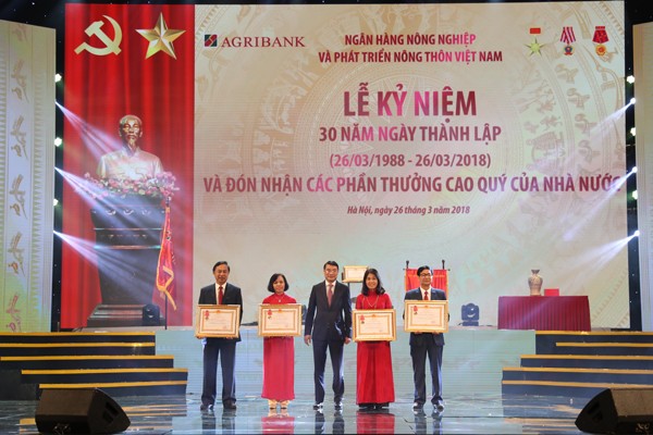 Agribank kỷ niệm 30 năm thành lập, nhận Huân chương Lao động hạng Nhất - ảnh 1