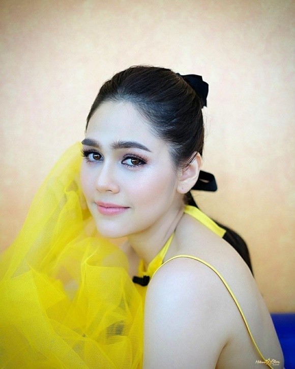 'Mỹ nhân đẹp nhất Thái Lan' Chompoo Araya tái xuất đẹp như thiên thần - ảnh 4