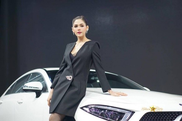 'Mỹ nhân đẹp nhất Thái Lan' Chompoo Araya tái xuất đẹp như thiên thần - ảnh 7