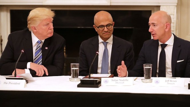 Ông Trump ‘buông vài lời’, Amazon ‘bốc hơi’ thêm 45 tỷ USD - ảnh 1