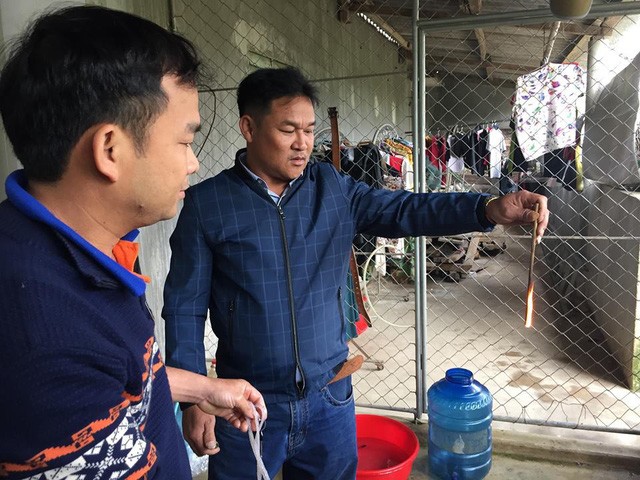 Hà Tĩnh: Giếng nước ăn bất ngờ chứa đầy dầu hỏa - ảnh 1
