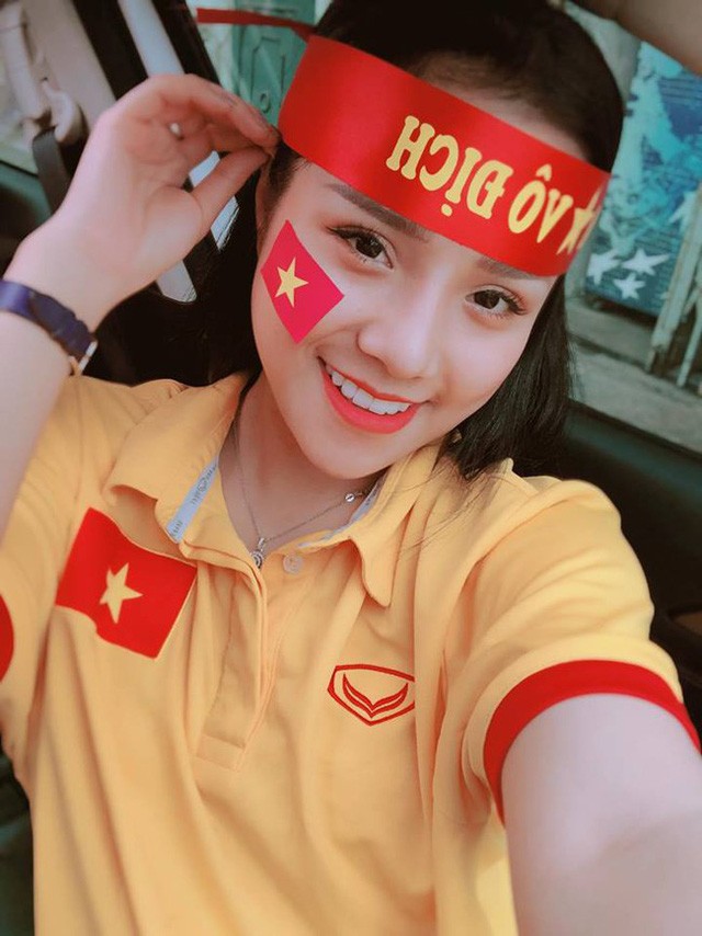 Hé lộ bạn gái siêu xinh của thủ môn Văn Lâm - ảnh 8