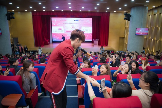 Ca sĩ Jun Phạm: ‘Chắc chắn sẽ gặp áp lực nếu yêu Hoa Hậu’ - ảnh 4