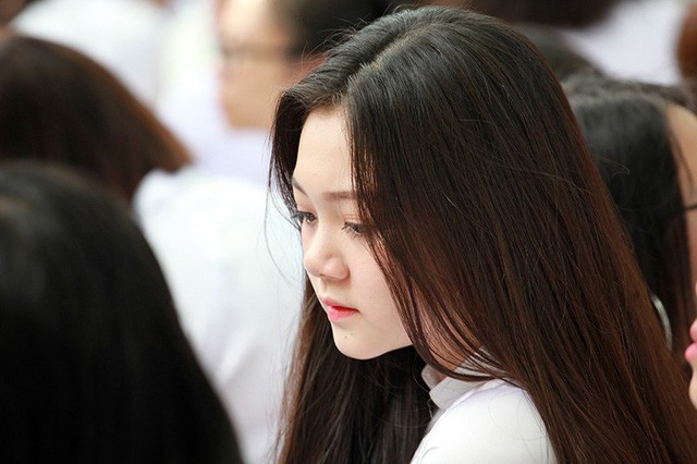 Những nữ sinh xinh đẹp tỏa sáng trong lễ bế giảng THPT Phan Đình Phùng - ảnh 3