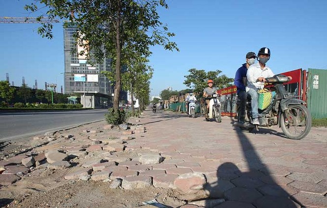 Dòng xe nườm nượp chạy ngược chiều ở đường BRT Hà Nội - ảnh 7