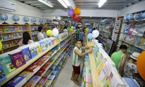 Nhà sách Tiền Phong Thịnh Hào hút khách - ảnh 2