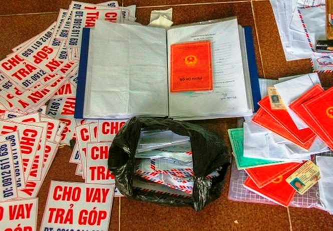 Vĩnh Long: Nghi nhóm thanh niên xăm trổ cho vay nặng lãi - ảnh 1