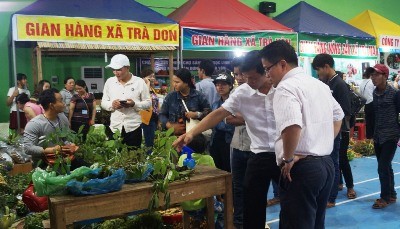 Agribank đồng hành cùng Lễ hội Sâm ngọc Linh năm 2018 - ảnh 1