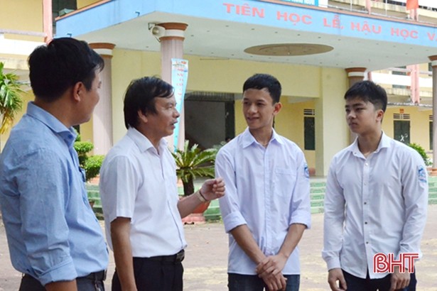'Lộ danh' thủ khoa khối B ở Hà Tĩnh: Gia nhập ĐH Y Hà Nội - ảnh 1