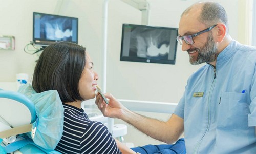 Cách chăm sóc răng miệng để có nụ cười chuẩn thần thái Hoa hậu - ảnh 2