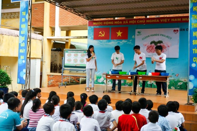 Gặp gỡ 'thiên thần' mang sứ mệnh giúp triệu người Việt rửa tay - ảnh 1